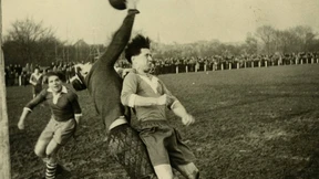 Spielend aus dem Abseits geholt