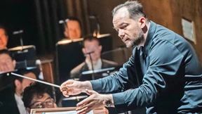 Menschlichkeit, von Banalität niedergebrüllt