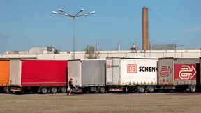 Der Lastwagenverkehr kommt aus dem Takt