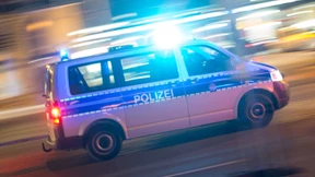 Mann verletzt sich bei Experiment mit Sprengstoff schwer