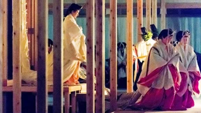 Japans Kaiser dankt der Sonnengöttin Ametarasu