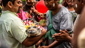 Bürgermeister heiratet Krokodil
