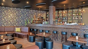 Petersilie und Pflaume im Glas