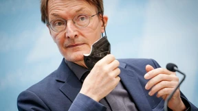 Nur der Minister selbst lobt sein Gesetz