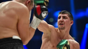 Huck boxt acht Runden mit gebrochener Hand