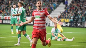 Augsburg gewinnt hitziges Duell in Bremen