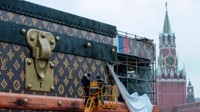 Riesenkoffer auf Rotem Platz abgebaut