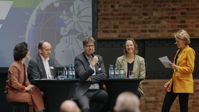 Das Ziel steht, doch der Weg bleibt komplex und lang