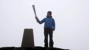 Feuer auf britischen Gipfeln entfacht