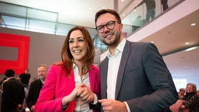 SPD und CDU liegen vorn