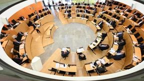 Mehrheit der Hessen sieht Demokratie in Deutschland in der Krise