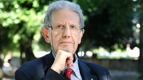 Von Europas Ewigkeit der Ruine