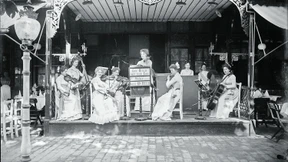 Unter Liebespaaren, Flaneuren und Taschendieben