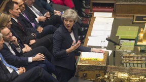 Theresa May spricht im britischen Unterhaus