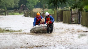 Regenfälle lassen Talsperre im Harz überlaufen