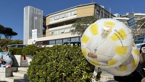 Papst erleidet zwei weitere schwere Atemkrisen