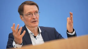 Zusatzbeitrag soll 2023 um 0,3 Prozentpunkte steigen