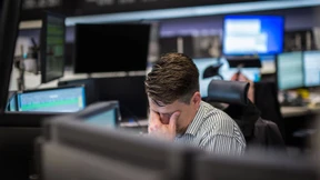 Dax fällt unter 9000 Punkte