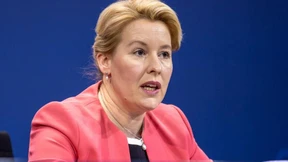 Prominentenbonus für die Ministerin