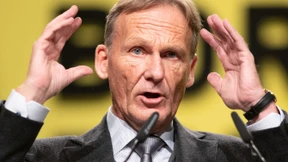 Zeit, dass sich im Fußball was dreht