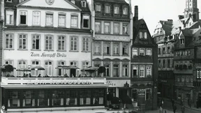 Wohnen, flanieren und speisen am Mainkai