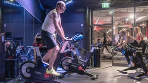 „Ich sag immer – es ist euer Training und eure Zeit“: Bernd Arand gibt das Tempo vor.