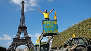 Auf der Schaufel: Bauernprotest in Paris