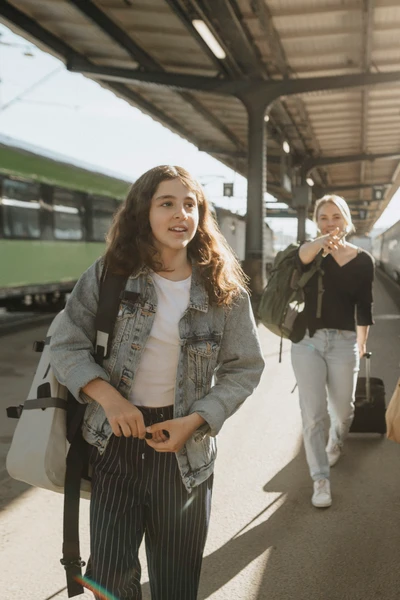 Mit wenig Gepäck sollte unterwegs sein, wer mit Interrail durch Europa reist.
