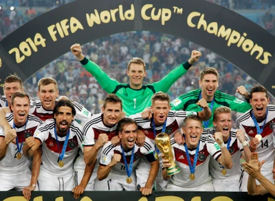 WM-Titel Nummer vier: Die deutsche Mannschaft um Kapitän Philipp Lahm wird 2014 in Brasilien Weltmeister.