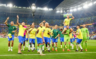Immer am Start: Brasilien war bei allen 22 bisherigen WM-Turnieren dabei – und hatte nach vielen Spielen Grund zu feiern, wie hier 2022 in Qatar.