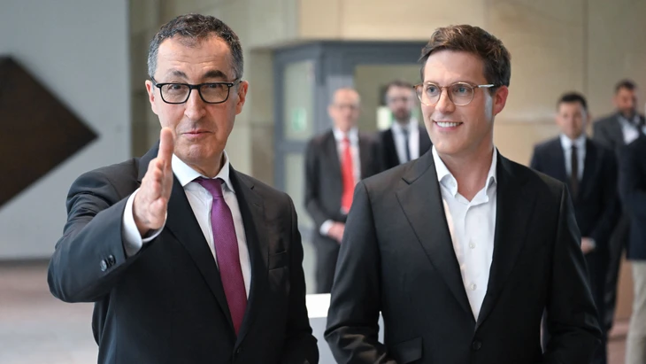 Die Verhandlungsführer Cem Özdemir und Manuel Hagel am 14. April in Stuttgart