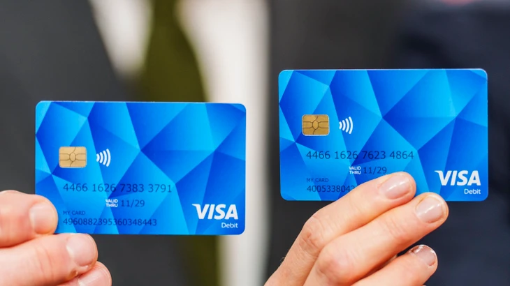 Verzögerung: Die Bezahlkarte ist in Hessen noch nicht überall verfügbar.