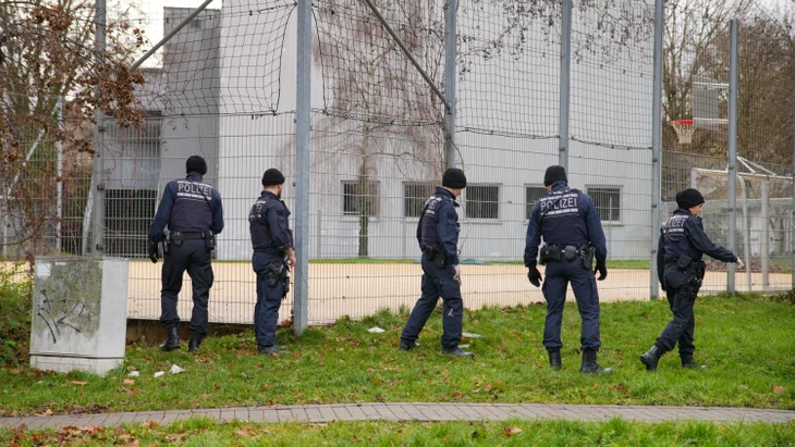 Auf diesem Spielplatz wurde der 16-Jährige angeschossen.