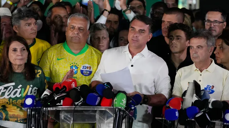 Flávio Bolsonaro am Sonntag nach der verlorenen Präsidentschaftswahl.