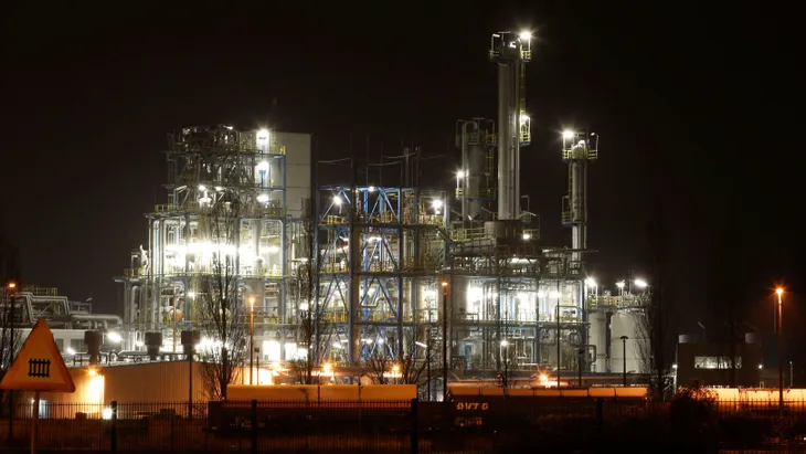 Steht auf der Schließungsliste von Evonik: Blick auf eine Anlage des Spezialchemiekonzerns in Bitterfeld. Den Standort will das Unternehmen Ende April 2027 aufgeben.