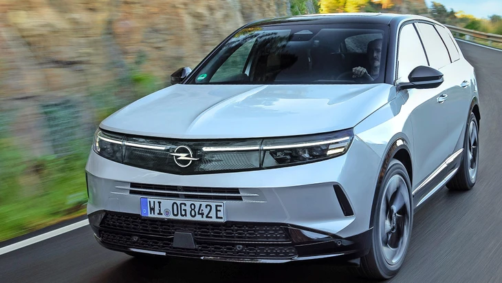 Die Reichweite gefällt: Opel Grandland in der Plug-in-Version