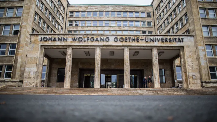Ungewisse Zukunft: Pläne für eine umfassende Umstrukturierung sorgen an Hessens größter Universität in Frankfurt für Unruhe.