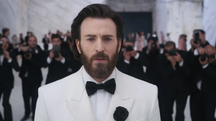 Mike Tyler (Chris Evans) sorgt sich in „Sacrifice“ vor allem um seine Außenwirkung.