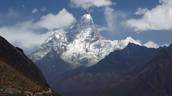 Außergewöhnliche Silhouette: Der 6814 Meter hohe Ama Dablam im Himalaya (Archivbild)