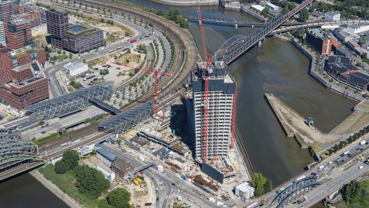 Nur zur Hälfte fertig gebaut: der Elbtower in Hamburg