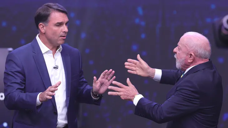 Flávio Bolsonaro und Luiz Inácio Lula da Silva am Sonntagabend im brasilianischen Fernsehsender Band