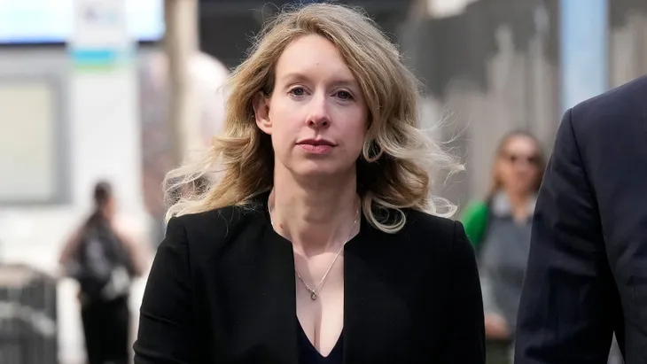 Verurteilte Betrügerin: Elizabeth Holmes im März 2023 nach einem Prozesstag in San Jose, Kalifornien.