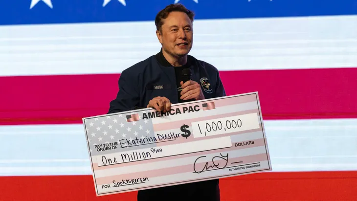 Elon Musk im Wahlkampf: Die Botschaft ist nicht subtil.