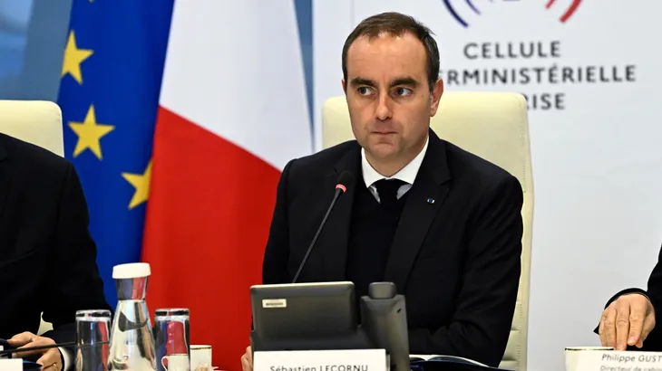 Frankreichs Premierminister Sébastien Lecornu am Montag während einer Krisensitzung in Paris