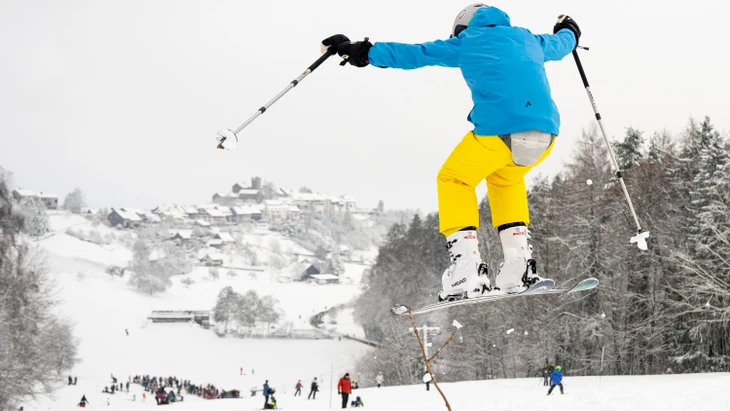 Drei Menschen sind am Wochenende auf alpinen Skipisten ums Leben gekommen (Symbolbild).