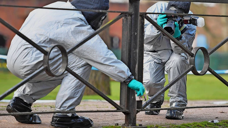 Der Fall Skripal: Britische Ermittler nach dem Giftanschlag russischer Agenten 2018 in Salisbury