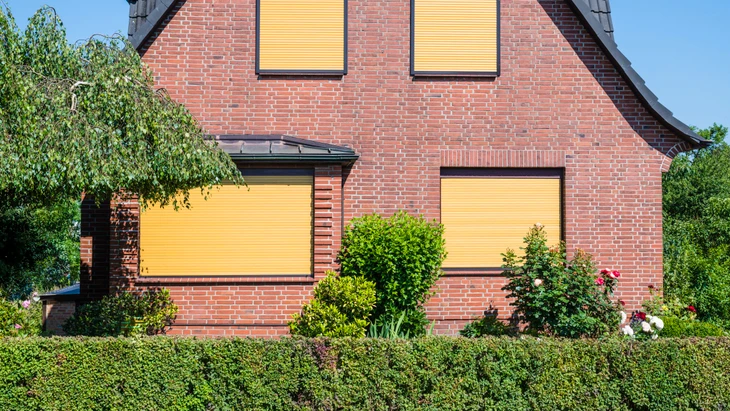 Wer zum Beispiel eine Immobilie erbt, kann zuvor bereits auf den Pflichtteil verzeichten. Wenn die Abfindung in Raten gezahlt wird, wird das Finanzamt aufmerksam.