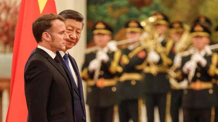 Xi Jinping und Emmanuel Macron beim Empfang in der Großen Halle des Volkes in Peking am Donnerstag