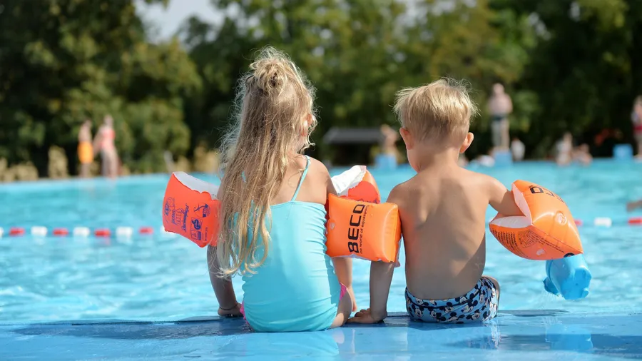Lieber mit oder ohne Schwimmflügel anfangen?