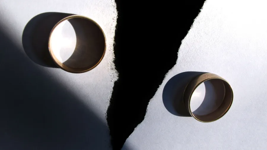 Die Eheringe sind das Symbol ewiger Liebe, doch häufig hält die nicht ewig, und dann hilft es, wenn einiges geregelt ist.